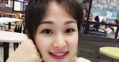 Nàng Việt Kiều xinh đẹp đáp trả thẳng thừng khi bị trách móc: “Việt kiều mà chả cho tao được lọ nước hoa nào” Nàng Việt Kiều xinh đẹp đáp trả thẳng thừng khi bị trách móc: “Việt kiều mà chả cho tao được lọ nước hoa nào”