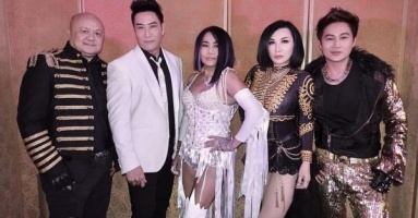 Lynda Trang Đài: Đam mê thời trang sặc sỡ, sexy bất chấp độ tuổi u60 Lynda Trang Đài: Đam mê thời trang sặc sỡ, sexy bất chấp độ tuổi u60