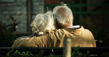 “Nhờ con dưỡng già không bằng BÁN THÂN dưỡng lão!”: Lời thốt ra của cặp cha mẹ tuổi 70, đọc mà thấy chua xót cho các bậc cha mẹ