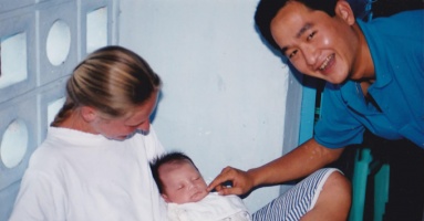 Chàng trai ngoại quốc 9 năm ở Việt Nam tìm mẹ
