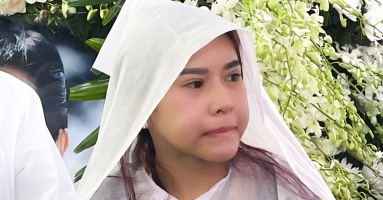 Tròn 100 ngày cố NSƯT Vũ Linh ra đi, con nuôi Bình Tinh bất ngờ đăng đàn cầu xin khiến ai cũng xót xa Tròn 100 ngày cố NSƯT Vũ Linh ra đi, con nuôi Bình Tinh bất ngờ đăng đàn cầu xin khiến ai cũng xót xa