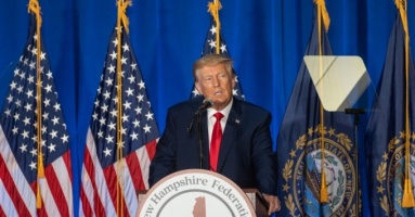 Ông Trump nói chỉ giả vờ khoe có tài liệu mật