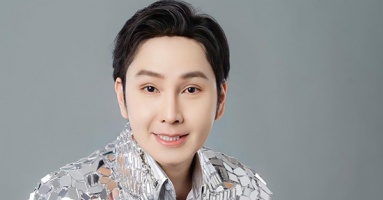 NSƯT Vũ Luân: 'Tôi từng kiếm cả trăm cây vàng trong 2-3 tháng nhờ đi hát' NSƯT Vũ Luân: 'Tôi từng kiếm cả trăm cây vàng trong 2-3 tháng nhờ đi hát'