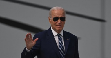 Ông Biden phải dùng máy trợ thở khi ngủ Ông Biden phải dùng máy trợ thở khi ngủ