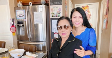 Thanh Tuyền tuổi 74: Hạnh phúc bên chồng trong biệt thự rộng lớn, hòa thuận với con dâu Ngọc Huyền Thanh Tuyền tuổi 74: Hạnh phúc bên chồng trong biệt thự rộng lớn, hòa thuận với con dâu Ngọc Huyền