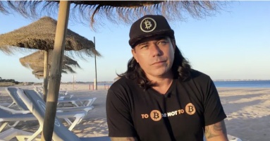 Kỳ lạ gia đình dùng chu kỳ mặt trăng để đào Bitcoin Kỳ lạ gia đình dùng chu kỳ mặt trăng để đào Bitcoin