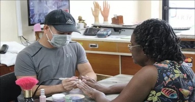 Chủ tiệm Nails Việt ở Mỹ cả đời gây dựng bỗng chốc trắng tay phải bán tiệm bồithường $1,75 triệu USD cho khách