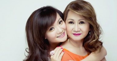 Mẹ ruột hé lộ sự thật cuộc sống của bé Xuân Mai cùng chồng và 3 con tại Mỹ: Thông tin trên báo là sai Mẹ ruột hé lộ sự thật cuộc sống của bé Xuân Mai cùng chồng và 3 con tại Mỹ: Thông tin trên báo là sai
