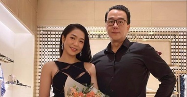 Vợ 'vua cá Koi' Hà Thanh Xuân khoe nhan sắc trẻ trung ở tuổi U40 Vợ 'vua cá Koi' Hà Thanh Xuân khoe nhan sắc trẻ trung ở tuổi U40