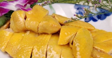 Luộc gà cho muối và nước lã không ngon: Đây mới là loại nước luộc giúp thịt gà săn chắc, ngọt thịt Luộc gà cho muối và nước lã không ngon: Đây mới là loại nước luộc giúp thịt gà săn chắc, ngọt thịt