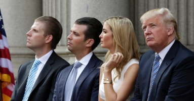 Ông Trump yêu cầu thẩm phán New York 'để con tôi yên' Ông Trump yêu cầu thẩm phán New York 'để con tôi yên'