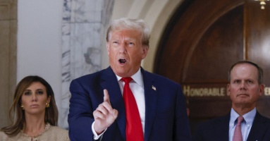 Tòa án Tối cao Mỹ tiến thoái lưỡng nan vì Trump