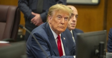Trump bị phạt 355 triệu USD, cấm kinh doanh ở New York Trump bị phạt 355 triệu USD, cấm kinh doanh ở New York