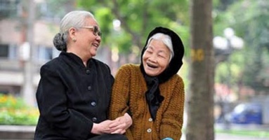 Sống với bố mẹ già Sống với bố mẹ già