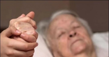Cha mẹ có 4 hiện tượng này chứng tỏ họ sắp ra đi, con cháu phải chuẩn bị Cha mẹ có 4 hiện tượng này chứng tỏ họ sắp ra đi, con cháu phải chuẩn bị