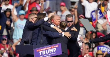 Trực tiếp: Ông Trump: Tôi bị bắn xuyên qua tai Trực tiếp: Ông Trump: Tôi bị bắn xuyên qua tai