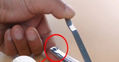 Hôm nay tôi mới phát hiện lỗ nhỏ trên bấm móng tay còn có 5 chức năng thực tế tiềm ẩn. Bạn sẽ được hưởng lợi từ chúng nếu học sớm Hôm nay tôi mới phát hiện lỗ nhỏ trên bấm móng tay còn có 5 chức năng thực tế tiềm ẩn. Bạn sẽ được hưởng lợi từ chúng nếu học sớm