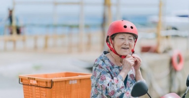 Ly hôn ở tuổi 62, nhiều người chê cười nhưng cuộc sống hiện tại chứng minh tôi đã đúng: 'Khổ cả đời rồi còn mấy năm cuối cùng sống cho xứng đáng' Ly hôn ở tuổi 62, nhiều người chê cười nhưng cuộc sống hiện tại chứng minh tôi đã đúng: 'Khổ cả đời rồi còn mấy năm cuối cùng sống cho xứng đáng'