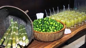 Tại sao người bán nước mía cho quất vào ép cùng? Uống nước mía nhớ phải biết kẻo thiệt Tại sao người bán nước mía cho quất vào ép cùng? Uống nước mía nhớ phải biết kẻo thiệt