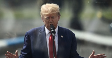 Ông Trump liên tục đổi giọng về cựu tổng thống Obama Ông Trump liên tục đổi giọng về cựu tổng thống Obama