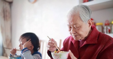 Lương hưu 16 triệu đồng, tôi sống 'tằn tiện' gửi con trai 13 triệu/tháng để rồi nhận lấy bài học nhớ đời, phải tự tìm đường lui cho mình Lương hưu 16 triệu đồng, tôi sống 'tằn tiện' gửi con trai 13 triệu/tháng để rồi nhận lấy bài học nhớ đời, phải tự tìm đường lui cho mình