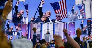 Những người Mỹ mộ đạo tôn sùng ông Trump Những người Mỹ mộ đạo tôn sùng ông Trump