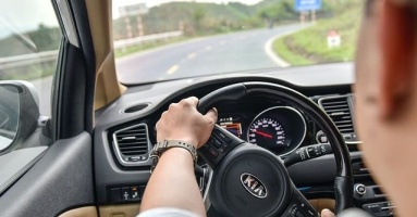 Xử lý thế nào khi xe đang chạy thì vô lăng bị khóa cứng? Xử lý thế nào khi xe đang chạy thì vô lăng bị khóa cứng?