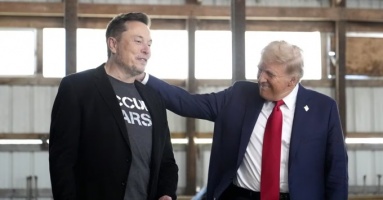 Đối thủ đứng ngồi không yên trước sự trỗi dậy của Elon Musk Đối thủ đứng ngồi không yên trước sự trỗi dậy của Elon Musk