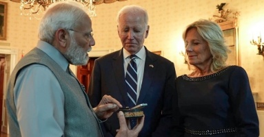Mỹ công bố danh sách quà tặng vợ chồng ông Biden nhận được Mỹ công bố danh sách quà tặng vợ chồng ông Biden nhận được