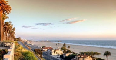 Cháy rừng đe dọa khu nhà giàu bậc nhất California Cháy rừng đe dọa khu nhà giàu bậc nhất California