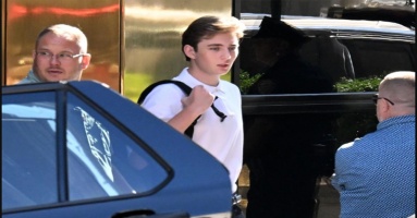 Hình ảnh mới nhất của 'cậu út' Barron Trump và loạt thông tin gây sốt Hình ảnh mới nhất của 'cậu út' Barron Trump và loạt thông tin gây sốt