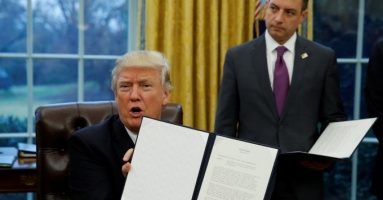 'Sóng sắc lệnh' ông Trump sẽ tung ra trong ngày đầu nắm quyền 'Sóng sắc lệnh' ông Trump sẽ tung ra trong ngày đầu nắm quyền