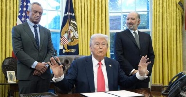 Ông Trump đề xuất cấp 'thẻ vàng' trị giá 5 triệu đô la cho người nước ngoài muốn nhập cư Mỹ thay cho EB5 Ông Trump đề xuất cấp 'thẻ vàng' trị giá 5 triệu đô la cho người nước ngoài muốn nhập cư Mỹ thay cho EB5