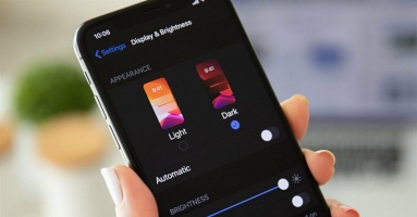 Lý do không nên sử dụng chế độ tối trên smartphone Lý do không nên sử dụng chế độ tối trên smartphone