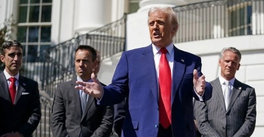 Ông Trump hoãn áp thuế 90 ngày, tăng thuế với Trung Quốc lên 125%
