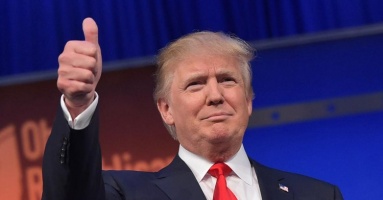 Ông Trump nêu khả năng xóa thuế thu nhập cá nhân cho người Mỹ Ông Trump nêu khả năng xóa thuế thu nhập cá nhân cho người Mỹ