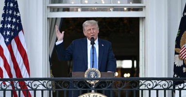 Ông Trump ký lệnh cấm nhập cảnh với công dân 12 quốc gia Ông Trump ký lệnh cấm nhập cảnh với công dân 12 quốc gia