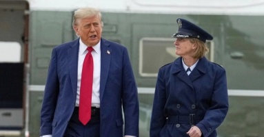 Ông Trump than phiền Mỹ nghỉ lễ quá nhiều Ông Trump than phiền Mỹ nghỉ lễ quá nhiều