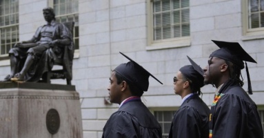 Thẩm phán Mỹ chặn lệnh cấm Harvard tuyển sinh viên nước ngoài Thẩm phán Mỹ chặn lệnh cấm Harvard tuyển sinh viên nước ngoài