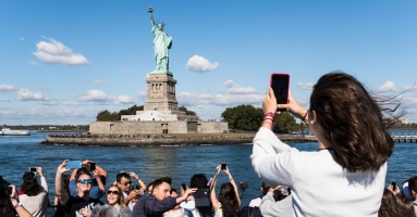 Mỹ dừng chương trình miễn phỏng vấn khi gia hạn visa từ 2/9