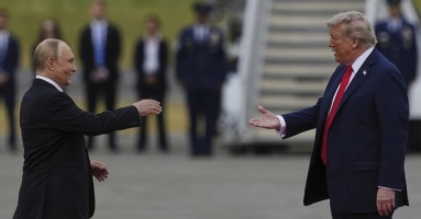 Màn chào đón nồng nhiệt ông Trump dành cho ông Putin tại Alaska Màn chào đón nồng nhiệt ông Trump dành cho ông Putin tại Alaska