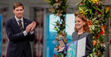 Con gái thay mẹ nhận giải Nobel Hòa bình Con gái thay mẹ nhận giải Nobel Hòa bình