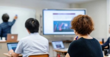 Vì sao nhiều người Mỹ đi học lại ở tuổi 40? Vì sao nhiều người Mỹ đi học lại ở tuổi 40?