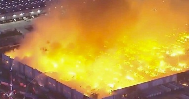 Cháy kho giấy vệ sinh phục vụ 50 triệu người ở California Cháy kho giấy vệ sinh phục vụ 50 triệu người ở California