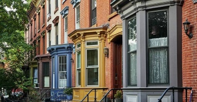 'Xiềng xích vàng' của người thuê nhà ở New York 'Xiềng xích vàng' của người thuê nhà ở New York