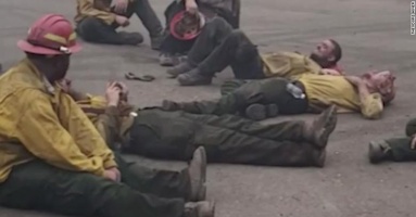 Lính cứu hoả Oregon cùng nhau hát vang sau 14 giờ chiến đấu với lửa