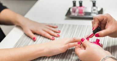 Làm nail ở Canada lương bao nhiêu? Có nên làm nail ở Canada?