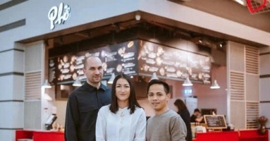 Cô gái Việt kiều kiếm hàng triệu USD sau 3 năm bán phở bò Nam Định ở trời Âu - Là người gốc việt đầu tiên nằm trong danh sách Under 30